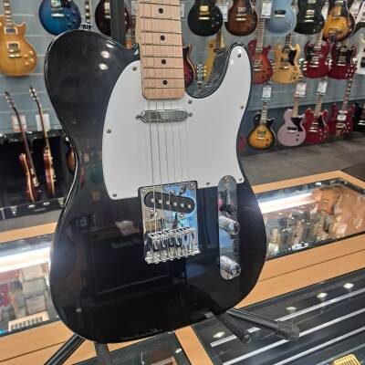 Squier Sonic Telecaster, Maple Fingerboard - Black